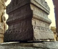 Hanging Pillar in Lepakshi's Temple